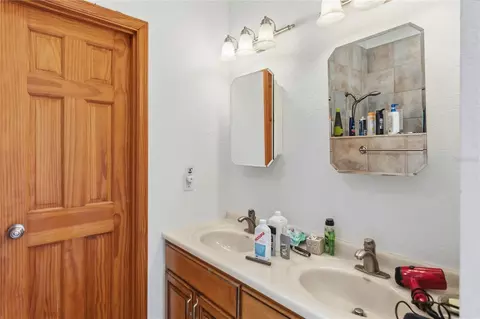 Bath - 1300 S Narcoossee Rd, Saint Cloud, FL 34771 photo 1 of 5