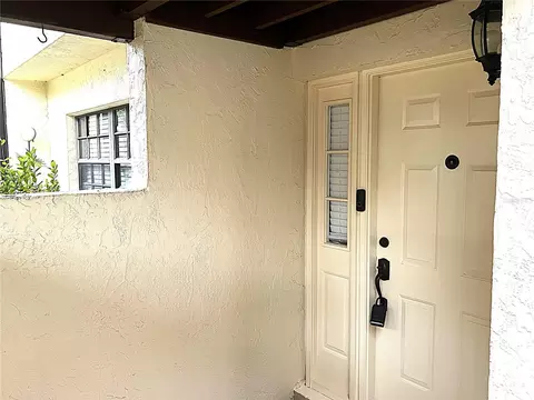 956 5th St #9A, Clermont, FL 34711