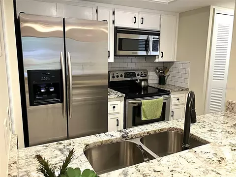 Kitchen - 956 5th St #9A, Clermont, FL 34711 photo 4 of 7
