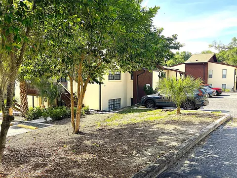 956 5th St #9A, Clermont, FL 34711