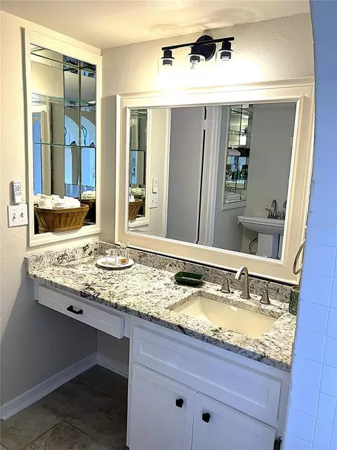 Bath - 956 5th St #9A, Clermont, FL 34711 photo 1 of 9