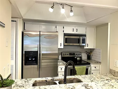 Kitchen - 956 5th St #9A, Clermont, FL 34711 photo 5 of 7