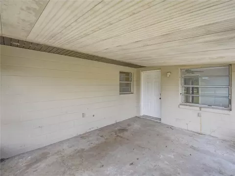 Exterior - 2000 Parkway Ave, Saint Cloud, FL 34772 photo 3 of 6