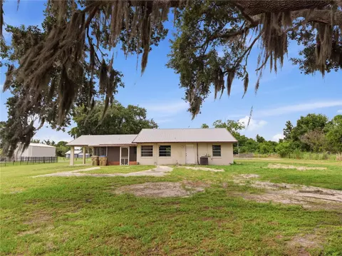 Exterior - 2000 Parkway Ave, Saint Cloud, FL 34772 photo 5 of 6