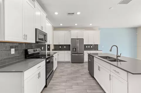 Kitchen - 4935 Chase Ct, Saint Cloud, FL 34772 photo 2 of 3