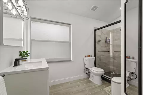 Bath - 638 Pine Cone Dr, Davenport, FL 33897 photo 3 of 4