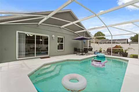 Exterior - 638 Pine Cone Dr, Davenport, FL 33897 photo 4 of 6