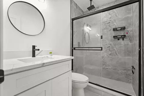 Bath - 638 Pine Cone Dr, Davenport, FL 33897 photo 4 of 4
