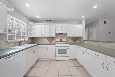 Kitchen - 1839 Burton Dr, Saint Cloud, FL 34771 photo 4 of 6