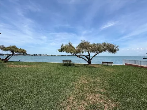 7400 Sunshine Skyway Ln S #105, Saint Petersburg, FL 33711
