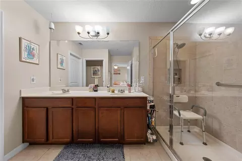 Bath - 4811 Nathan Hale Blvd, Saint Cloud, FL 34769 photo 2 of 4