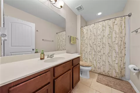 Bath - 4811 Nathan Hale Blvd, Saint Cloud, FL 34769 photo 4 of 4