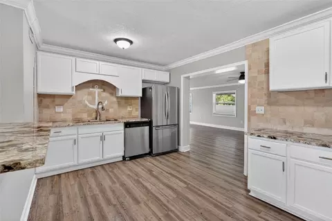 Kitchen - 1330 S Shore Dr, Saint Cloud, FL 34771 photo 5 of 5