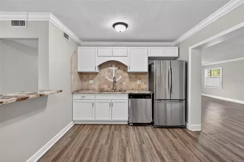 Kitchen - 1330 S Shore Dr, Saint Cloud, FL 34771 photo 4 of 5