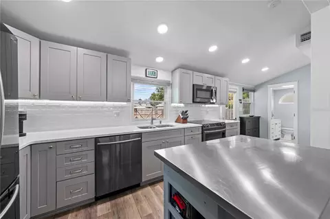 Kitchen - 714 Massachusetts Ave, Saint Cloud, FL 34769 photo 5 of 7