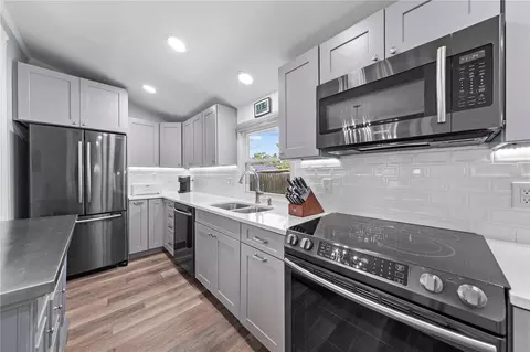 Kitchen - 714 Massachusetts Ave, Saint Cloud, FL 34769 photo 2 of 7