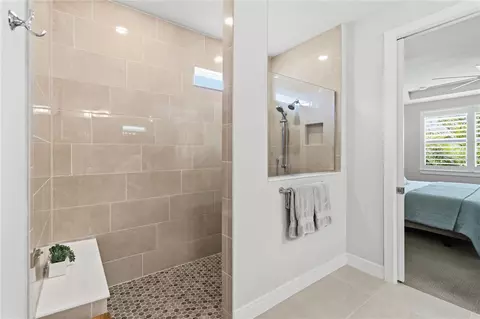 Bath - 2777 Cherry Blossom Loop, Saint Cloud, FL 34771 photo 1 of 4