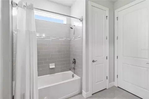 Bath - 2777 Cherry Blossom Loop, Saint Cloud, FL 34771 photo 3 of 4