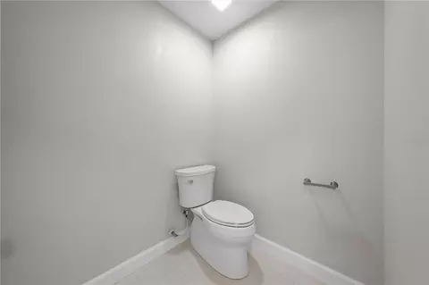 Bath - 2082 Camelot Blvd, Saint Cloud, FL 34772 photo 6 of 7