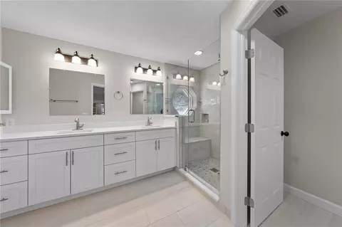 Bath - 2082 Camelot Blvd, Saint Cloud, FL 34772 photo 4 of 7