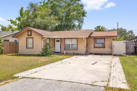 Exterior - 706 Jersey Ave, Saint Cloud, FL 34769 photo 2 of 6
