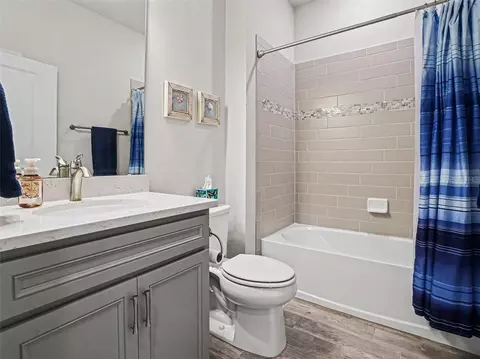 Bath - 6261 Citrus Grove Ct, Saint Cloud, FL 34771 photo 3 of 3