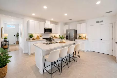 Kitchen - 2733 Reddish Egret Bnd, Harmony, FL 34773 photo 1 of 5