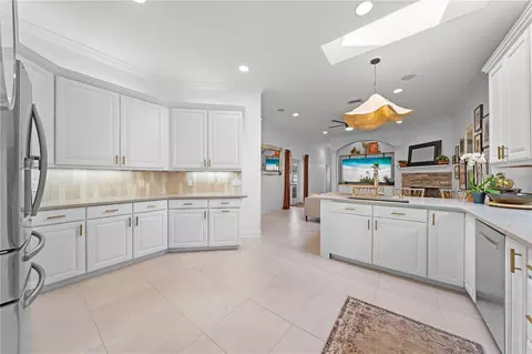 Kitchen - 3358 Cat Brier Trl, Harmony, FL 34773 photo 4 of 9