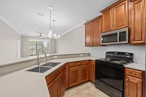 Kitchen - 2825 Attwater Loop, Winter Haven, FL 33884 photo 5 of 7