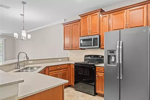 Kitchen - 2825 Attwater Loop, Winter Haven, FL 33884 photo 4 of 7