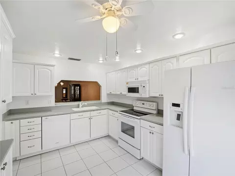 Kitchen - 914 Michigan Ave, Saint Cloud, FL 34769 photo 3 of 3