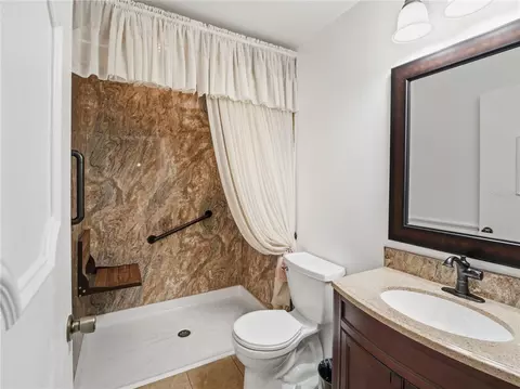 Bath - 914 Michigan Ave, Saint Cloud, FL 34769 photo 2 of 2