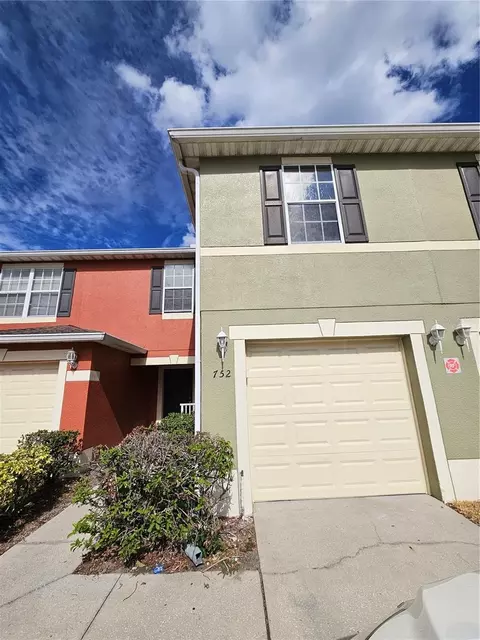 752 Cresting Oak Cir #64, Orlando, FL 32824