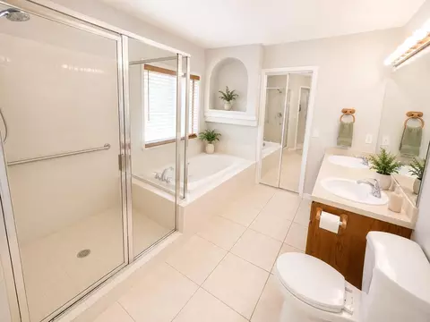 Bath - 4104 Quail Nest Ct, Saint Cloud, FL 34772 photo 2 of 2