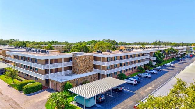 5095 Bay St NE #310, Saint Petersburg, FL 33703