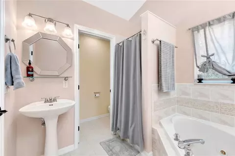 Bath - 5381 Alligator Lake Rd, Saint Cloud, FL 34772 photo 1 of 4