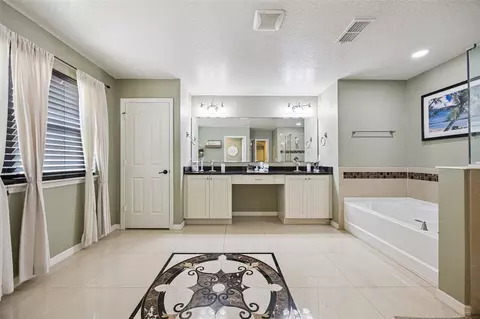 Bath - 2331 Avellino Ave, Saint Cloud, FL 34771 photo 2 of 4
