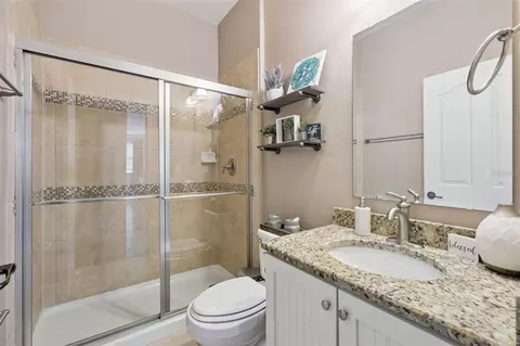 Bath - 2331 Avellino Ave, Saint Cloud, FL 34771 photo 4 of 4