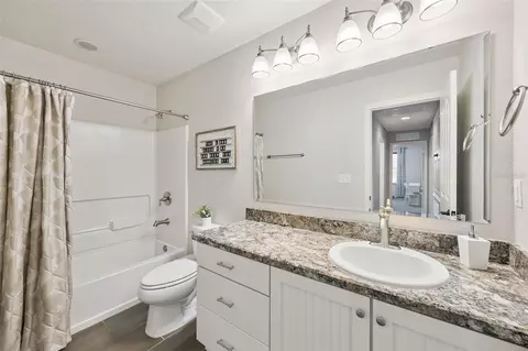 Bath - 2331 Avellino Ave, Saint Cloud, FL 34771 photo 3 of 4