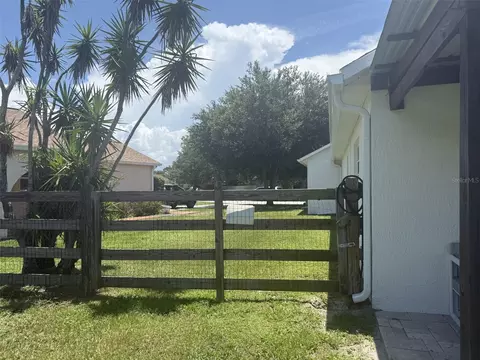 Exterior - 2916 Canoe Cir, Saint Cloud, FL 34772 photo 5 of 7