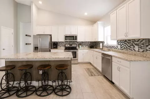 Kitchen - 3485 Middlebrook Pl, Harmony, FL 34773 photo 4 of 4