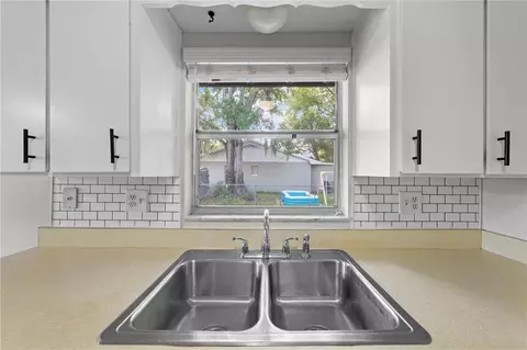 Kitchen - 1501 Virginia Ave, Saint Cloud, FL 34769 photo 4 of 6