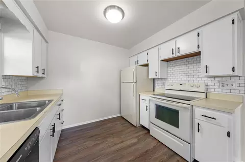 Kitchen - 1501 Virginia Ave, Saint Cloud, FL 34769 photo 1 of 6
