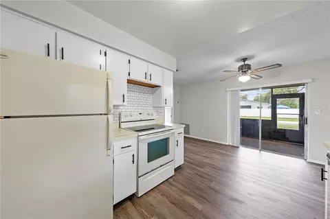Kitchen - 1501 Virginia Ave, Saint Cloud, FL 34769 photo 5 of 6