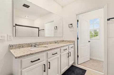 Bath - 2533 Harmonia Hammock Rd, Harmony, FL 34773 photo 2 of 5
