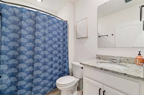 Bath - 2533 Harmonia Hammock Rd, Harmony, FL 34773 photo 1 of 5