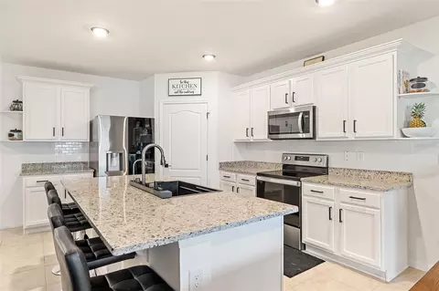 Kitchen - 2533 Harmonia Hammock Rd, Harmony, FL 34773 photo 3 of 8