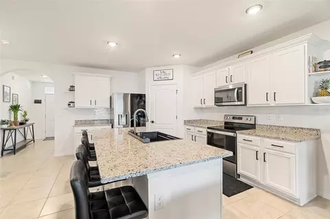 Kitchen - 2533 Harmonia Hammock Rd, Harmony, FL 34773 photo 4 of 8