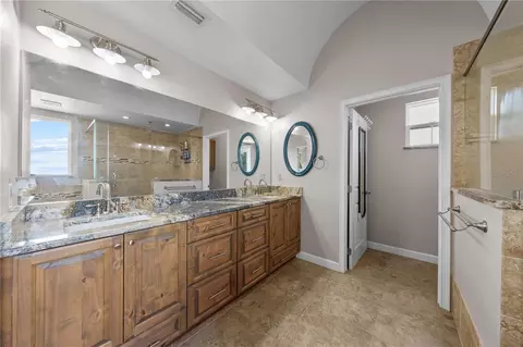 Bath - 4664 Hickory Tree Ln, Saint Cloud, FL 34772 photo 7 of 8