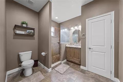 Bath - 4664 Hickory Tree Ln, Saint Cloud, FL 34772 photo 4 of 8